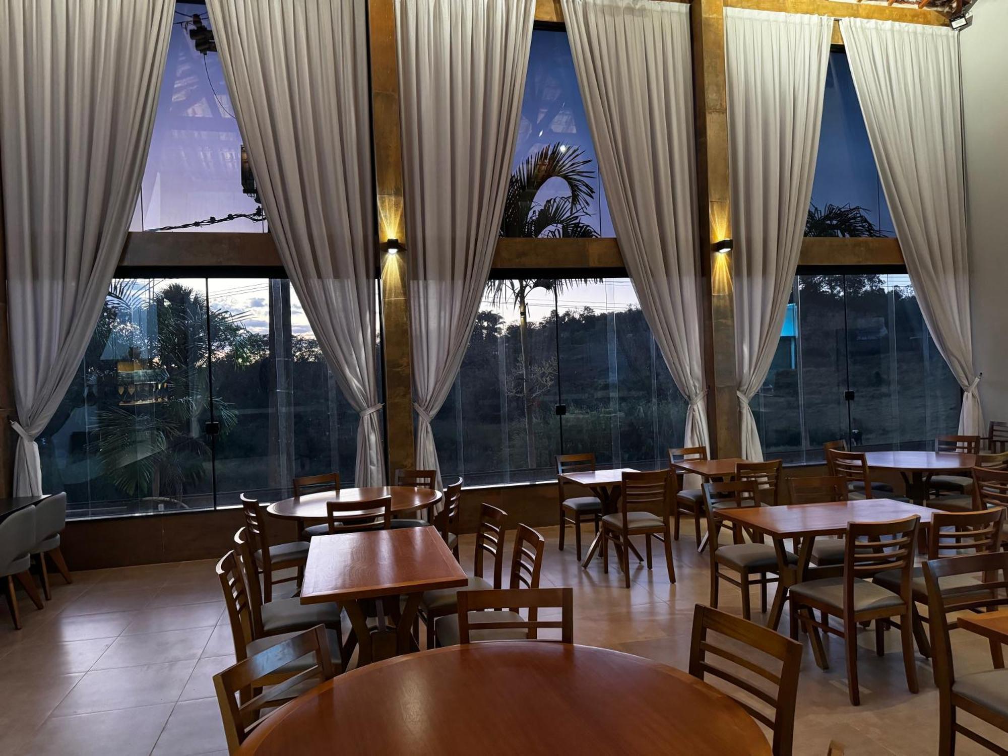 Pousada E Restaurante Terra Rossa São José do Rio Pardo Exteriör bild